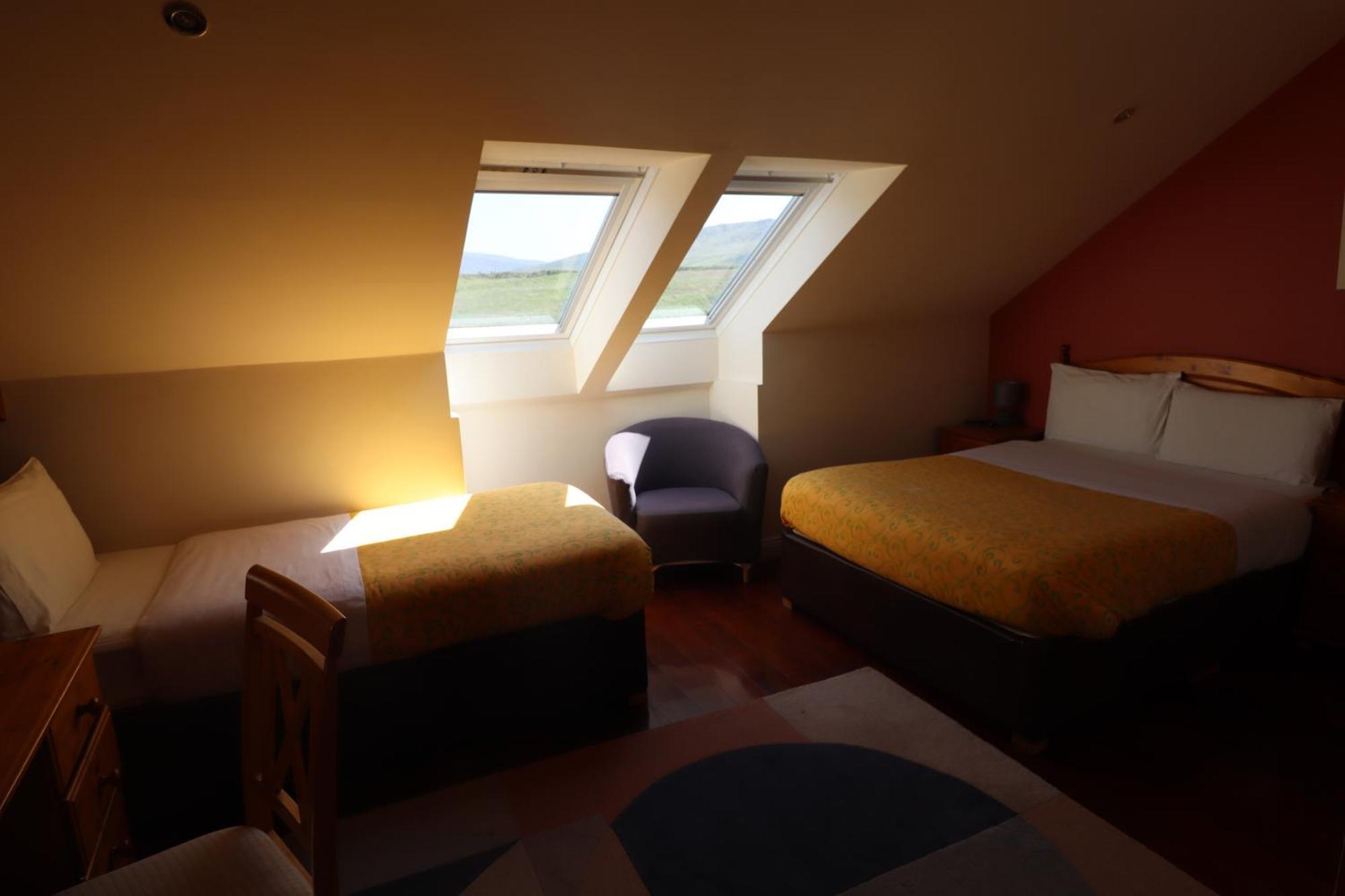 The Old Pier Guest Accommodation, Bed Only, No Breakfast Ballydavid Esterno foto