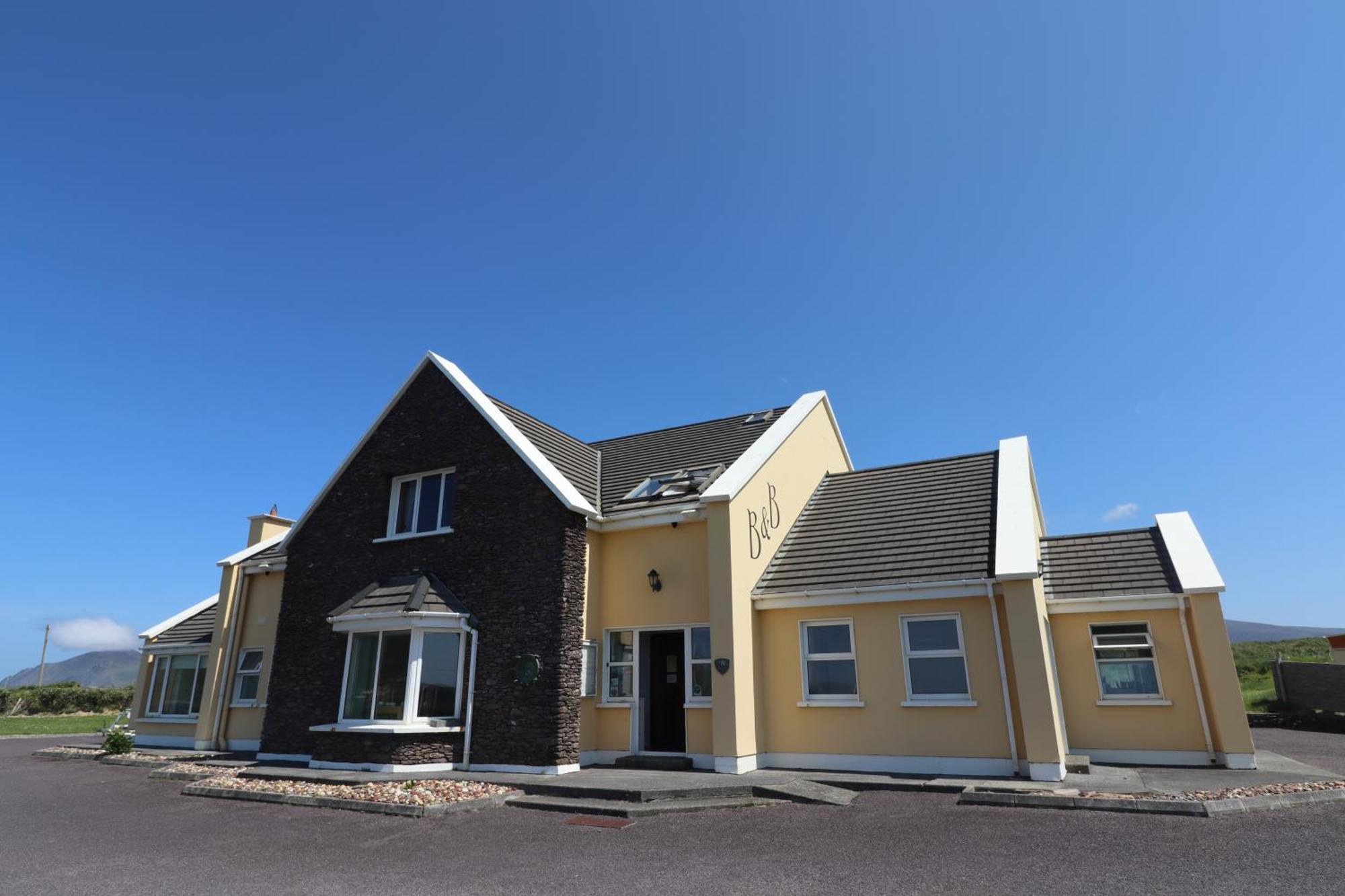 The Old Pier Guest Accommodation, Bed Only, No Breakfast Ballydavid Esterno foto