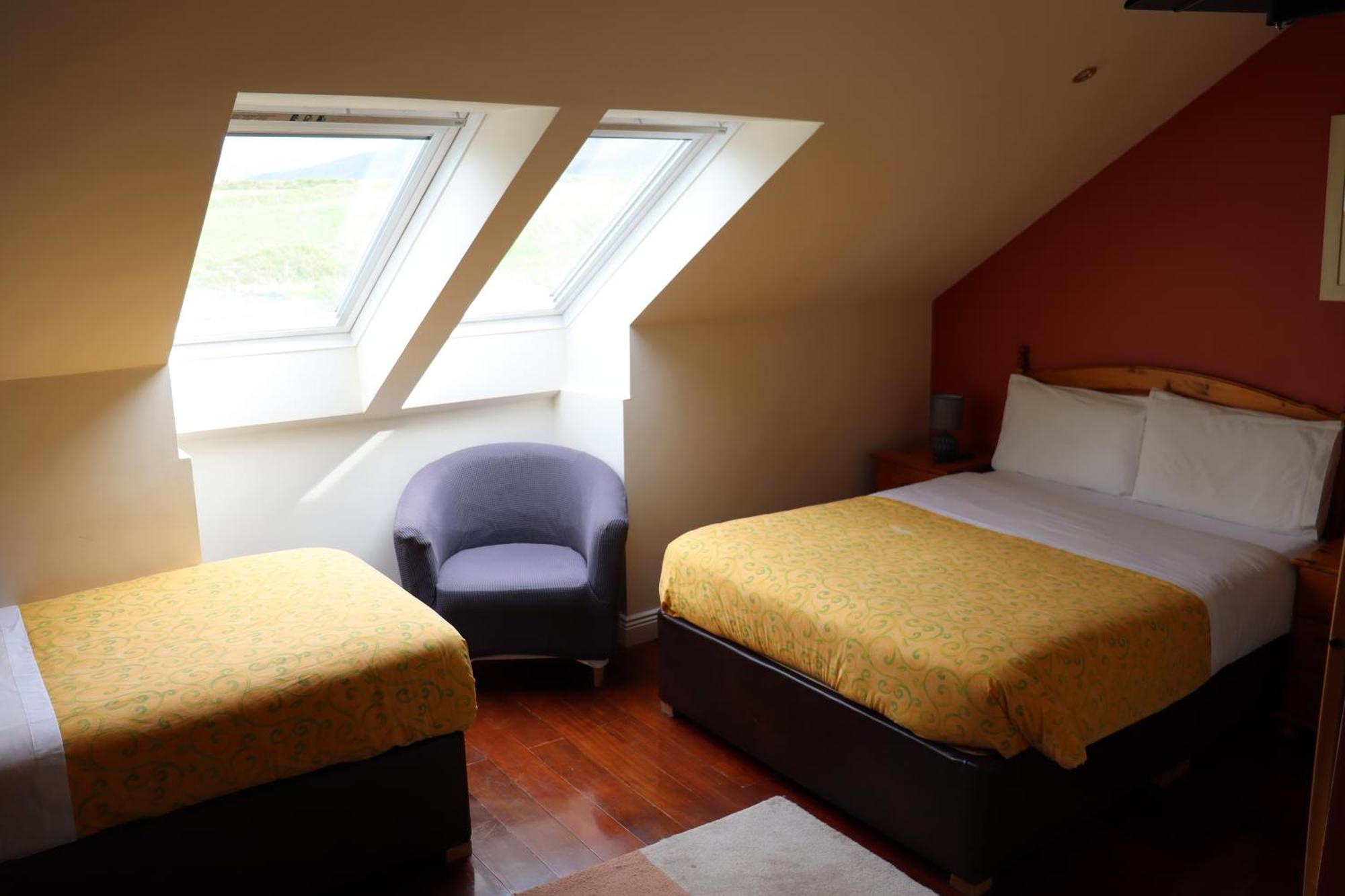 The Old Pier Guest Accommodation, Bed Only, No Breakfast Ballydavid Esterno foto